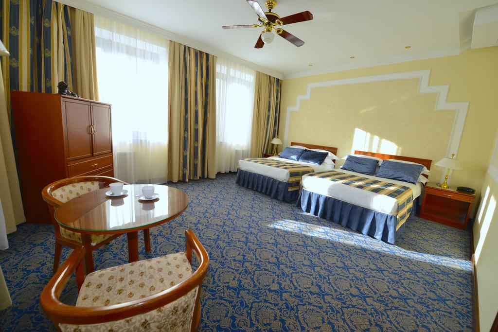 Ali Hotel Кабаровск Екстериор снимка